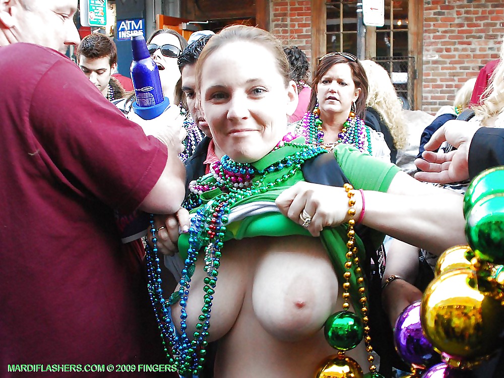 öffentliche Nacktheit #35957175