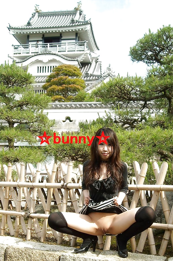 Japanese girl flashing pussy in public #39659389