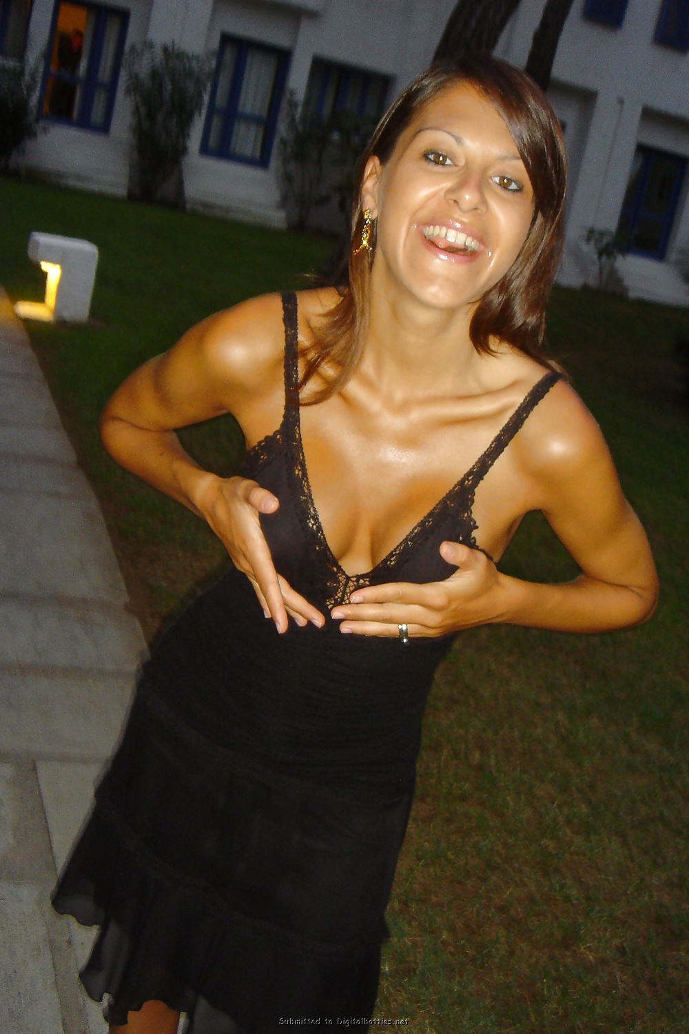 Absolut huebsche suedlaenderin
 #28140829