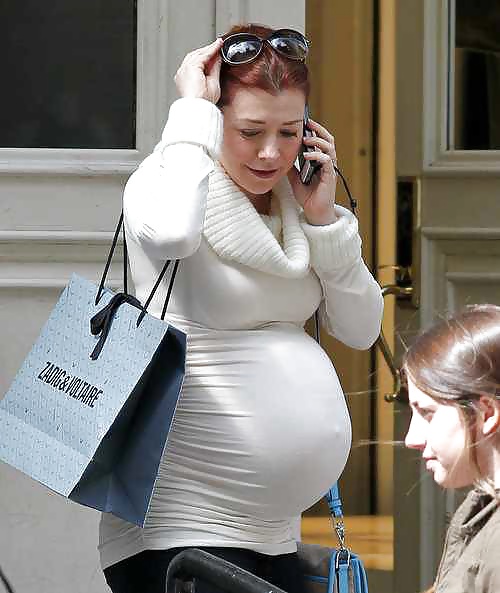 Alyson hannigan pregnant
 #27174867