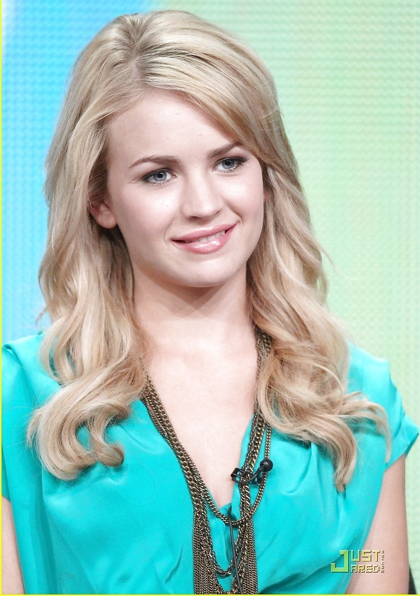 Britt robertson
 #37263046