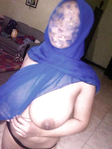 Big Boobed Hijab Frauen Sex #26138911
