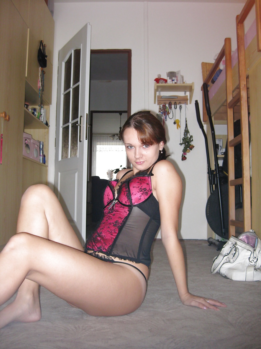 Beautiful teen amateur in her room #35472592
