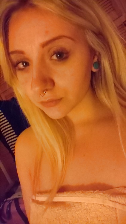 Lydia 18yo
 #32433176