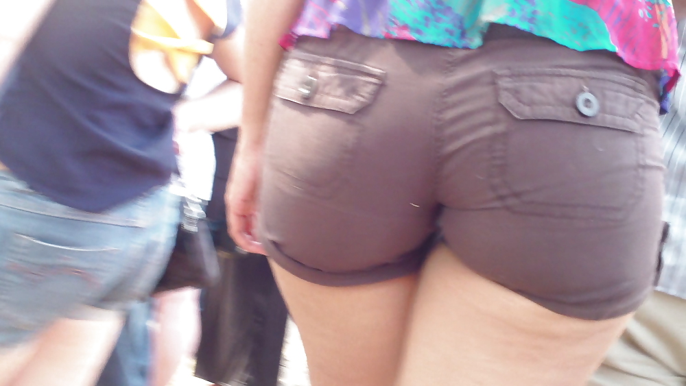 Nice big bubble butt & ass in short pants  #37893187