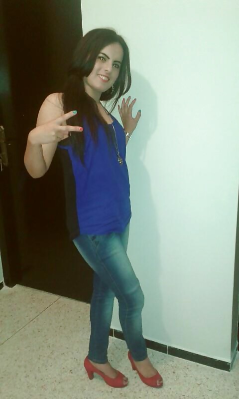 Roukia la grosse pute d'agadir est de retour
 #32806828