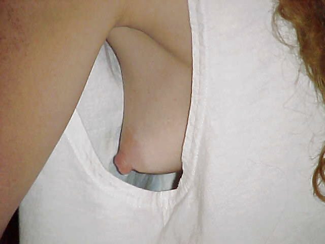 Downblouse Et Le Mamelon Glisse 10 #24114944