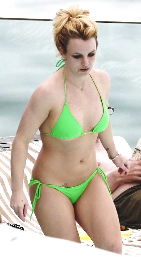 Britney spears raccolta caldo 2014
 #33141246