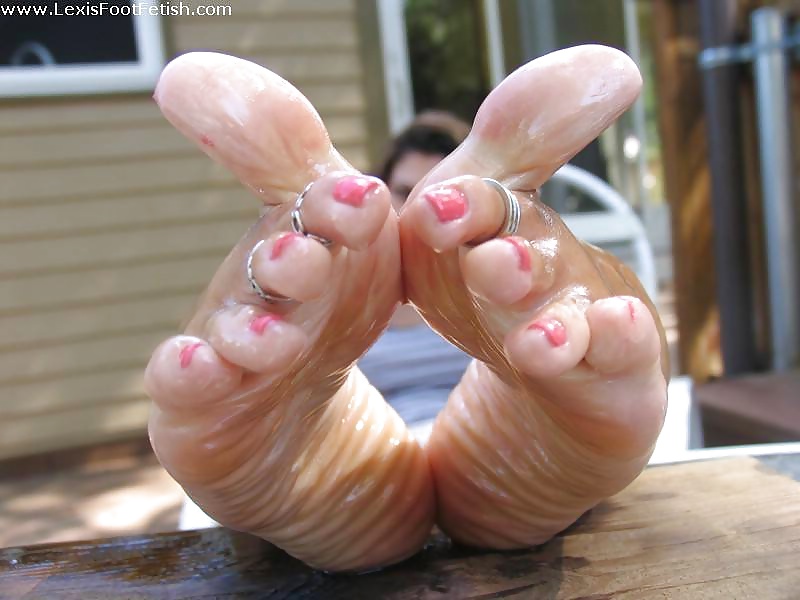 Sexy Lexi Feet Stinks So Bad I Love It  #32276378