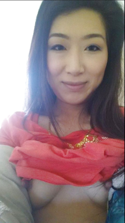 Mi sexy esposa asiática
 #35159576