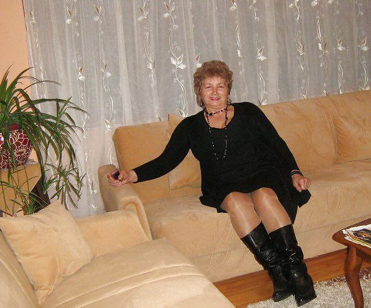 Putas maduras
 #24437399