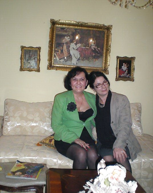 Putas maduras
 #24437438