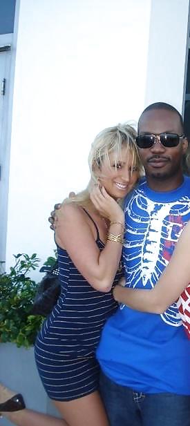 Interracial groupies (elles kiffent les blacks) - by Seydou #36642323