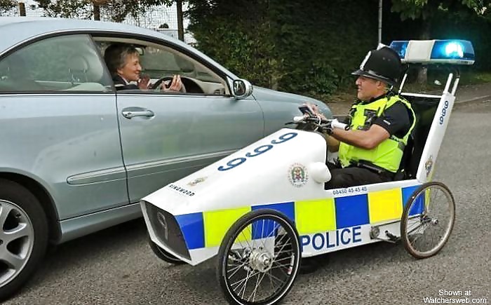 Interessanti auto della polizia (non nudo - solo divertente)
 #40112767