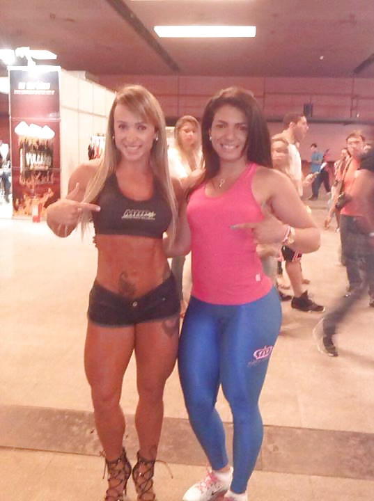 Chicas fuertes
 #27423822