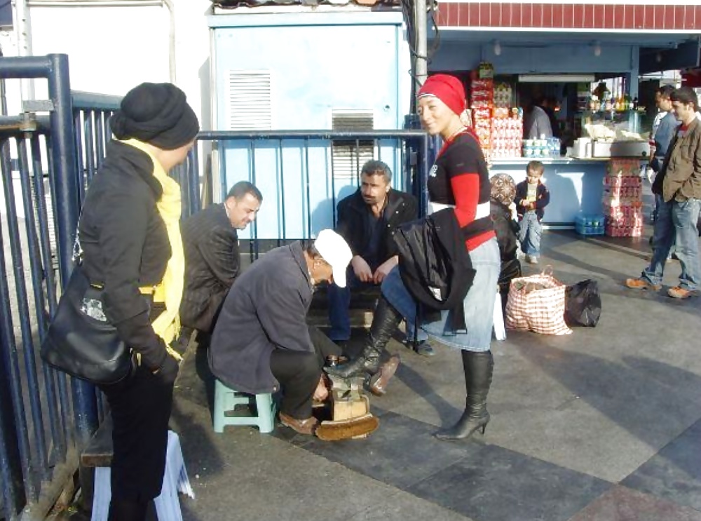 Sie Sah Den Hidschab Nicht Weg Und Hoch Turbaned Türkisch-Schnittstelle #40365367