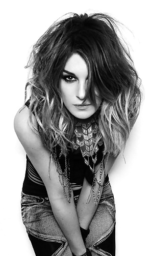 Shenae Grimes #32980741