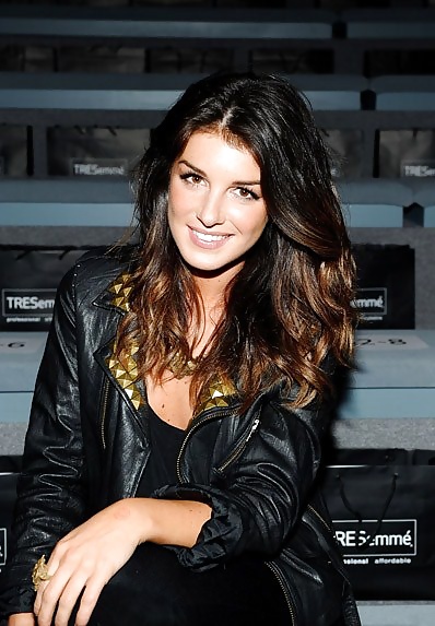 Shenae Grimes
 #32980817