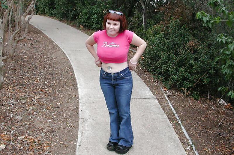 ぽっちゃりした赤毛
 #39379435