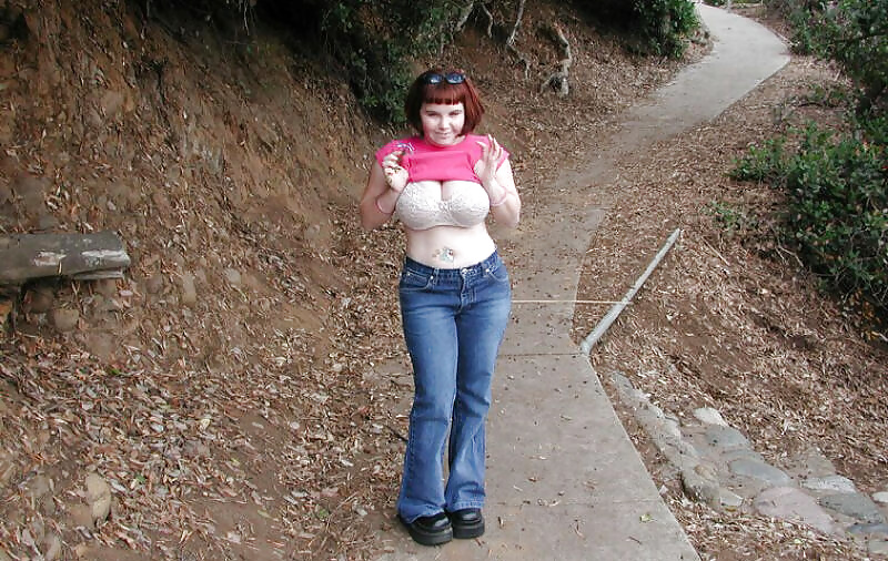 ぽっちゃりした赤毛
 #39379468