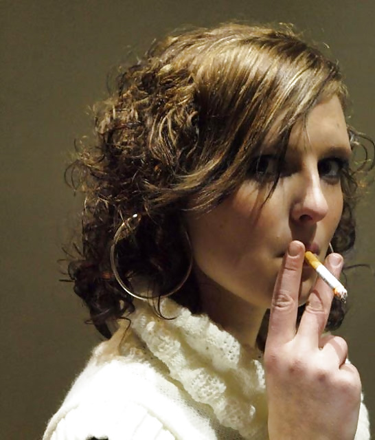 女性と煙草は、ハードオンを作る。
 #22962711