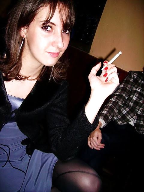 女性と煙草は、ハードオンを作る。
 #22963995