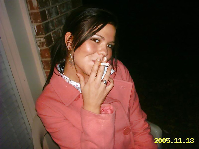 女性と煙草は、ハードオンを作る。
 #22964353