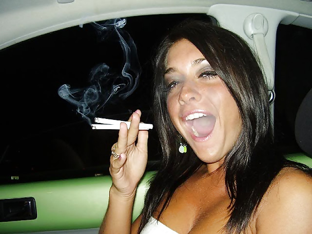 女性と煙草は、ハードオンを作る。
 #22964650