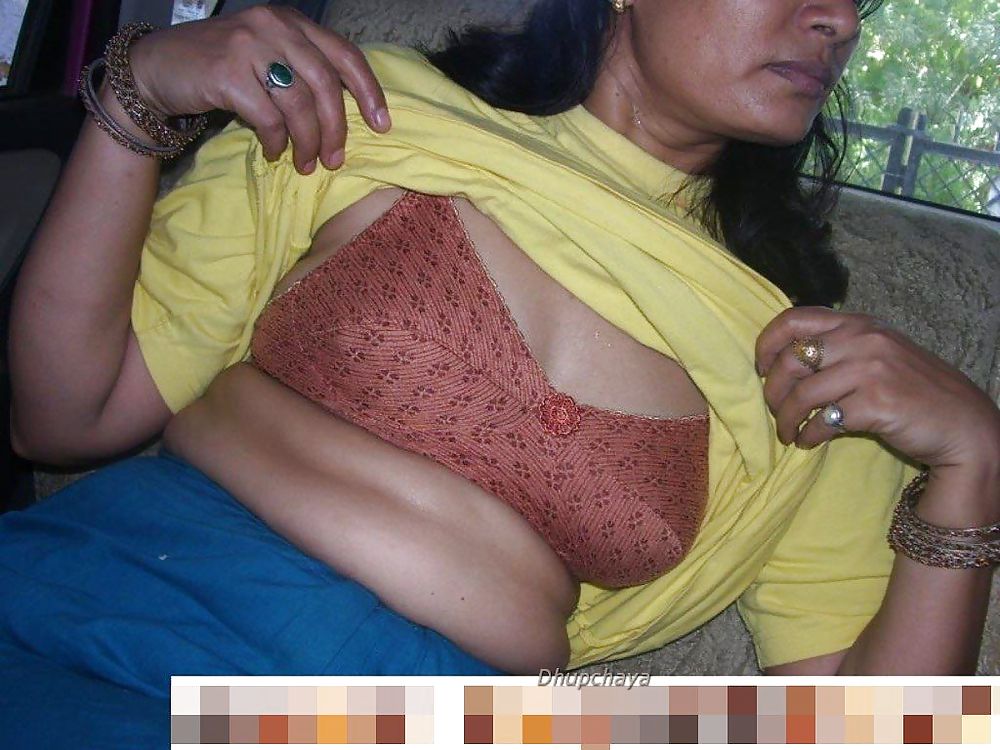 SHE IS INDIAN HOUSE WIFE AND LOOKI HER HOT BODY #24160975