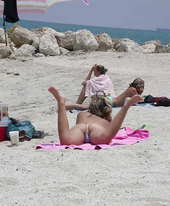 Candid Teen Bikini Ass Voyeur - Bendover Butt - Thong Beach  #40703137