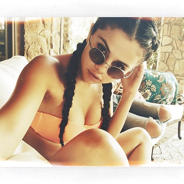 ¡¡¡Selena gomez pezones y tetas !!!
 #27772505