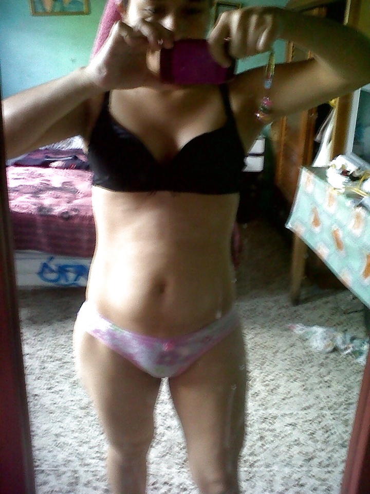 My ensenando todo frente al espejo #31700332