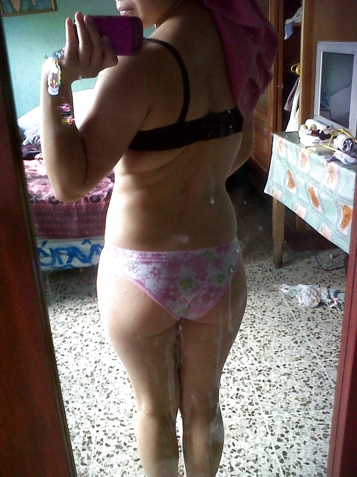 My ensenando todo frente al espejo #31700336