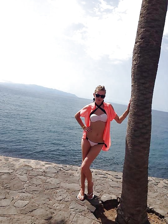 ラトビアの女の子たち...
 #28993694