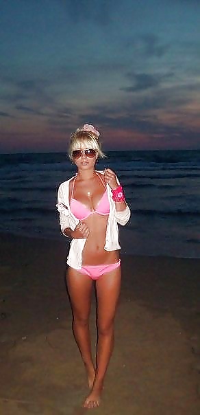 ラトビアの女の子たち...
 #28993743