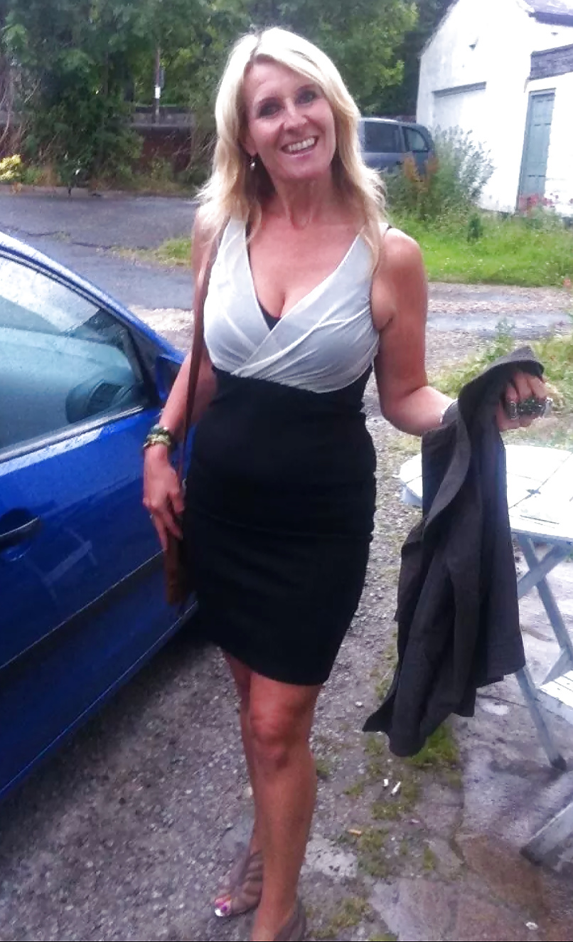 セクシーに着飾った8人
 #38670643