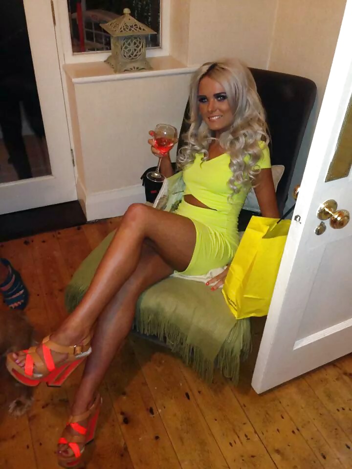 セクシーに着飾った8人
 #38670660