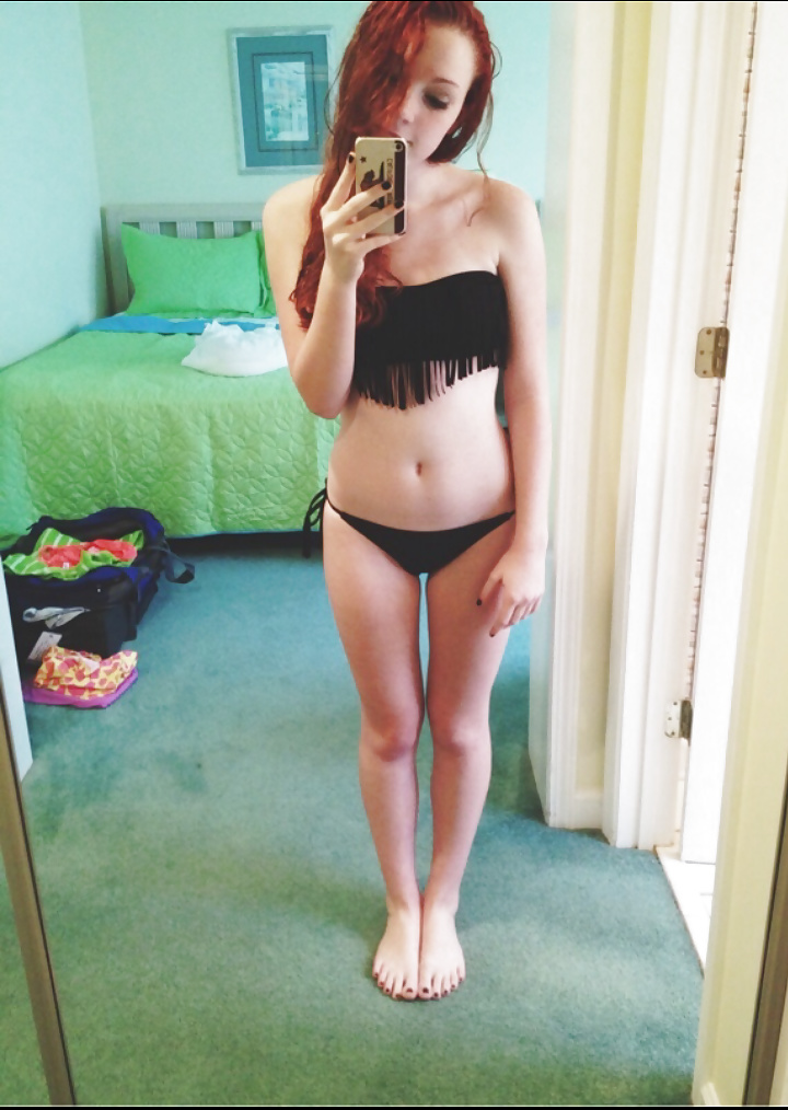 小柄な女の子
 #28249500