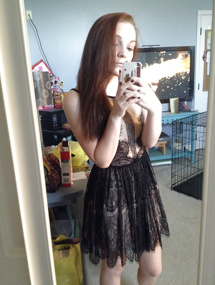 小柄な女の子
 #28249545