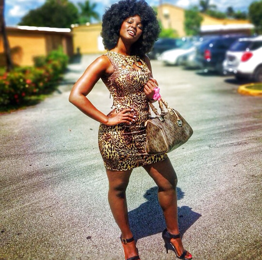 SEXY BLACK WOMAN 