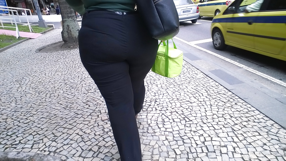大きな大きなお尻 セルライト ブラジル 若い脂肪
 #33236575