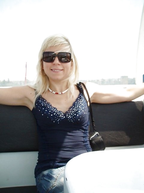 Blonde MILF Douce #33994772