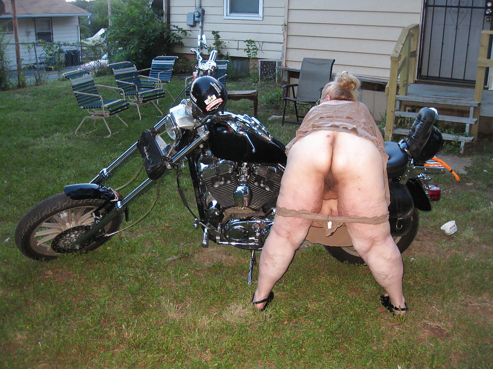 A good frend let me do pics on his bike in my new back yard3 #28712533