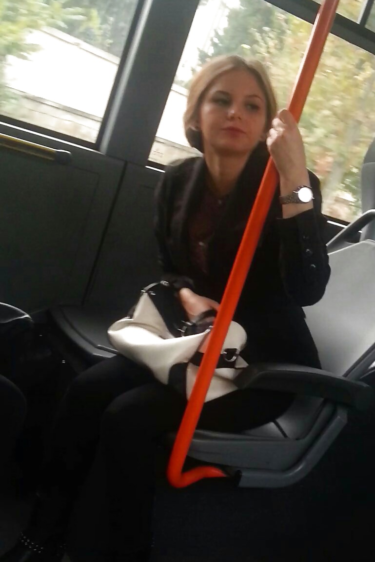 Spy sexy giovani in autobus rumeno
 #29797968
