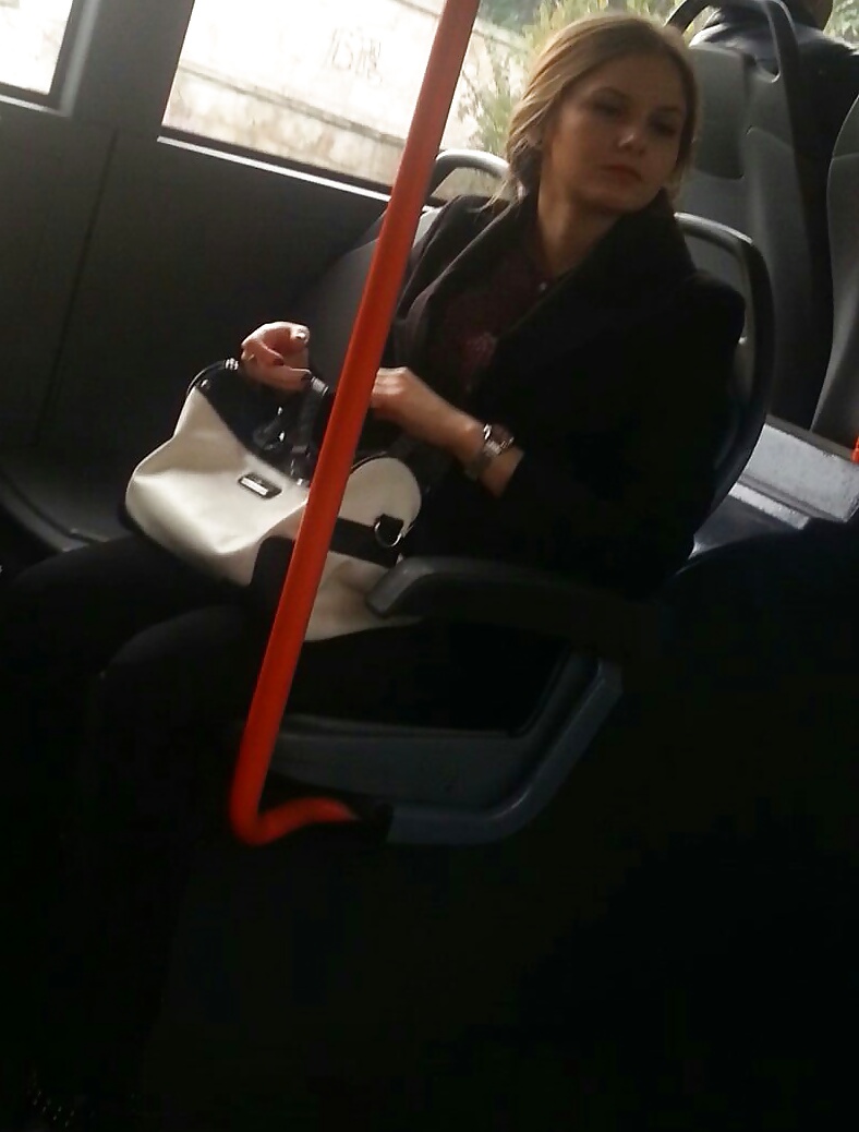 Spy sexy giovani in autobus rumeno
 #29797974