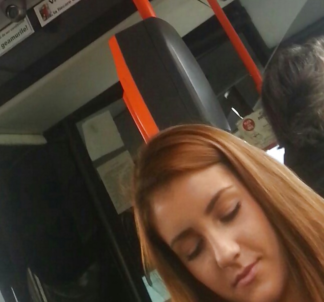 Spy sexy giovani in autobus rumeno
 #29797984