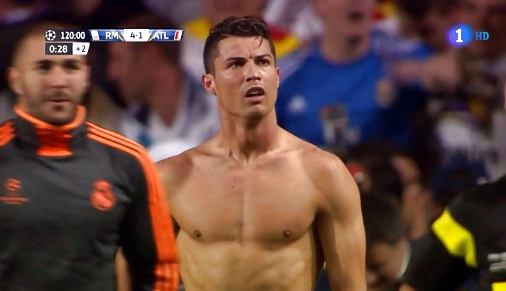 Cristiano Ronaldo presumio cuerpazo en la Champions #29109433