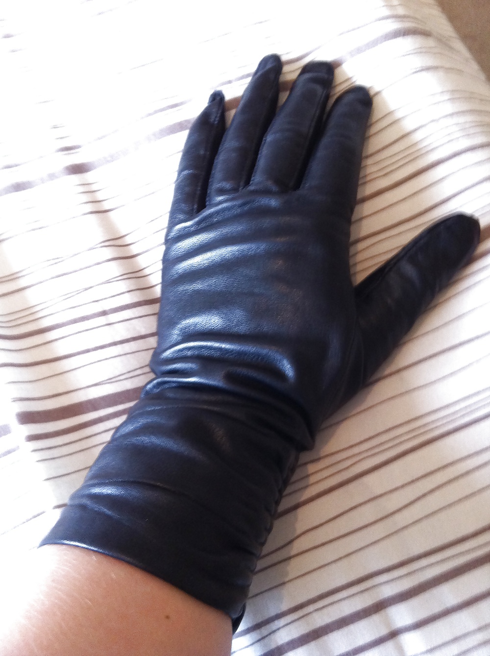 Leather gloves #29055101