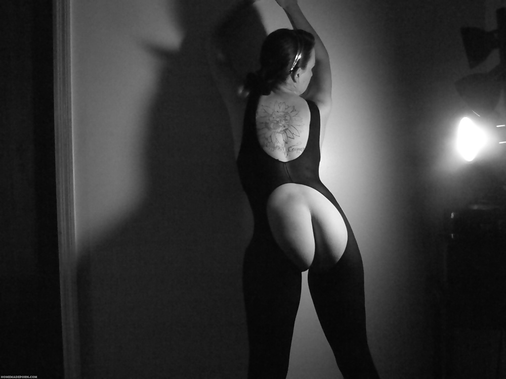 Esposa siendo sexy
 #35678078