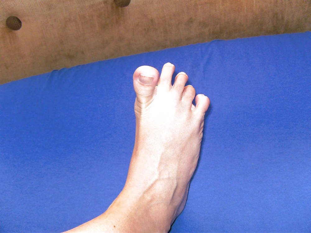 Kiki 's Füße - Fußmodell Kräuselt Ihre Flexiblen Zehen #39523273